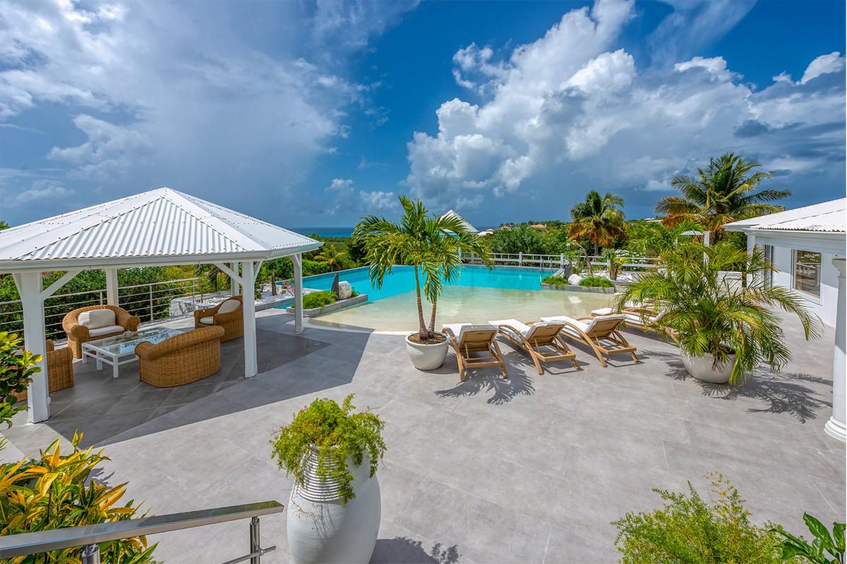 Luxury Villa Rental St Martin - Pool area